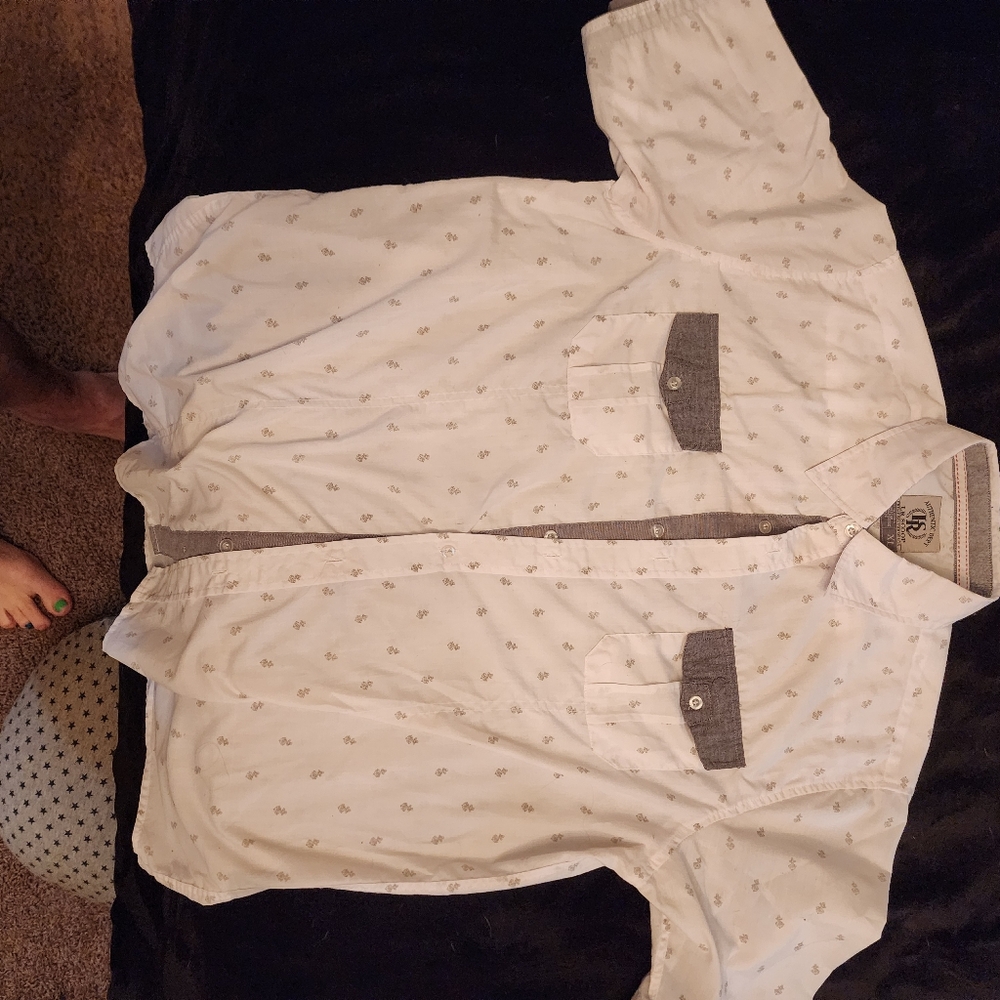 Short sleeve button down - Picture 2 of 2
